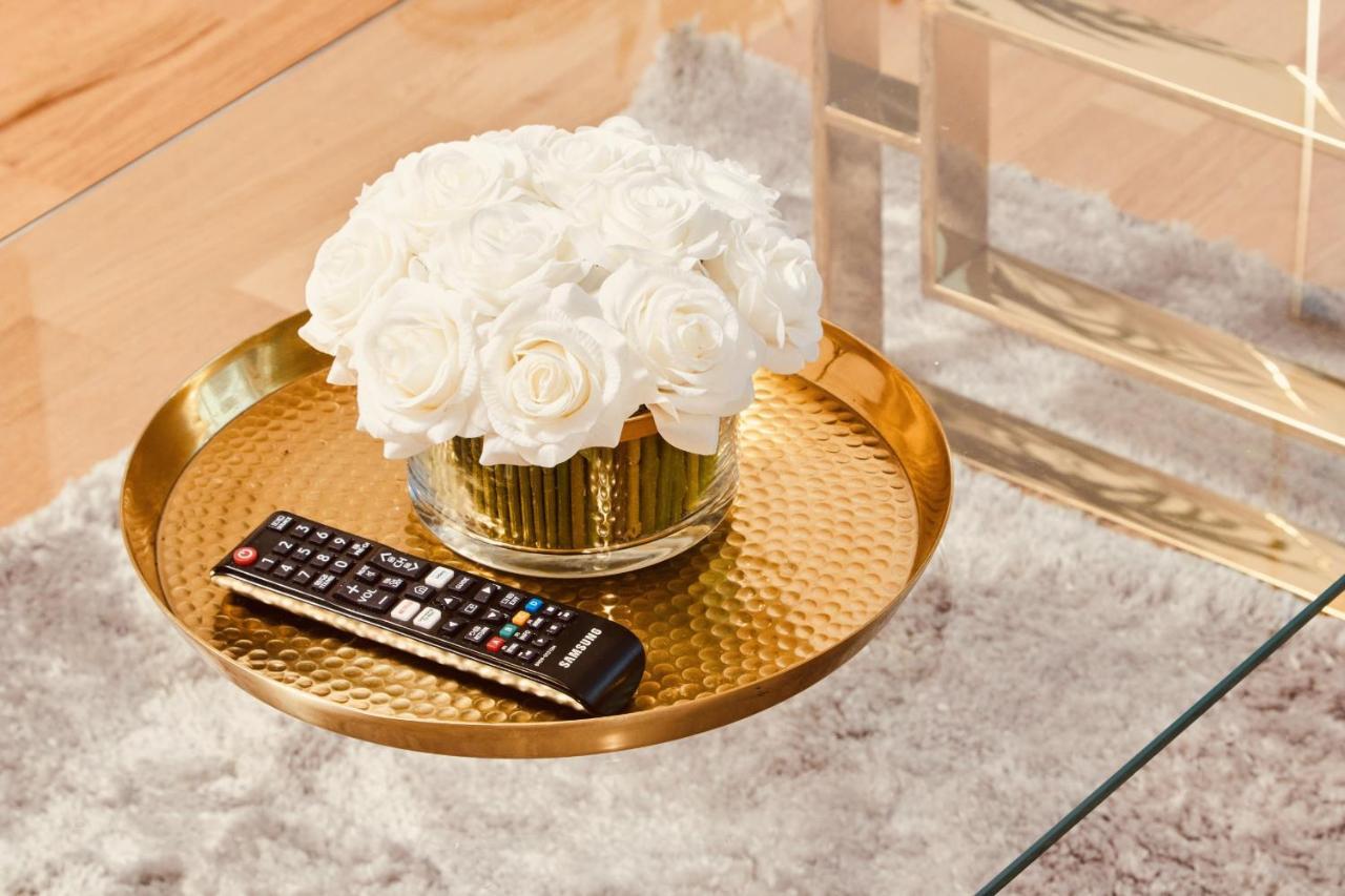King Deluxe City Apt Large Space& Free Parking! No Balcony Λιντς Εξωτερικό φωτογραφία