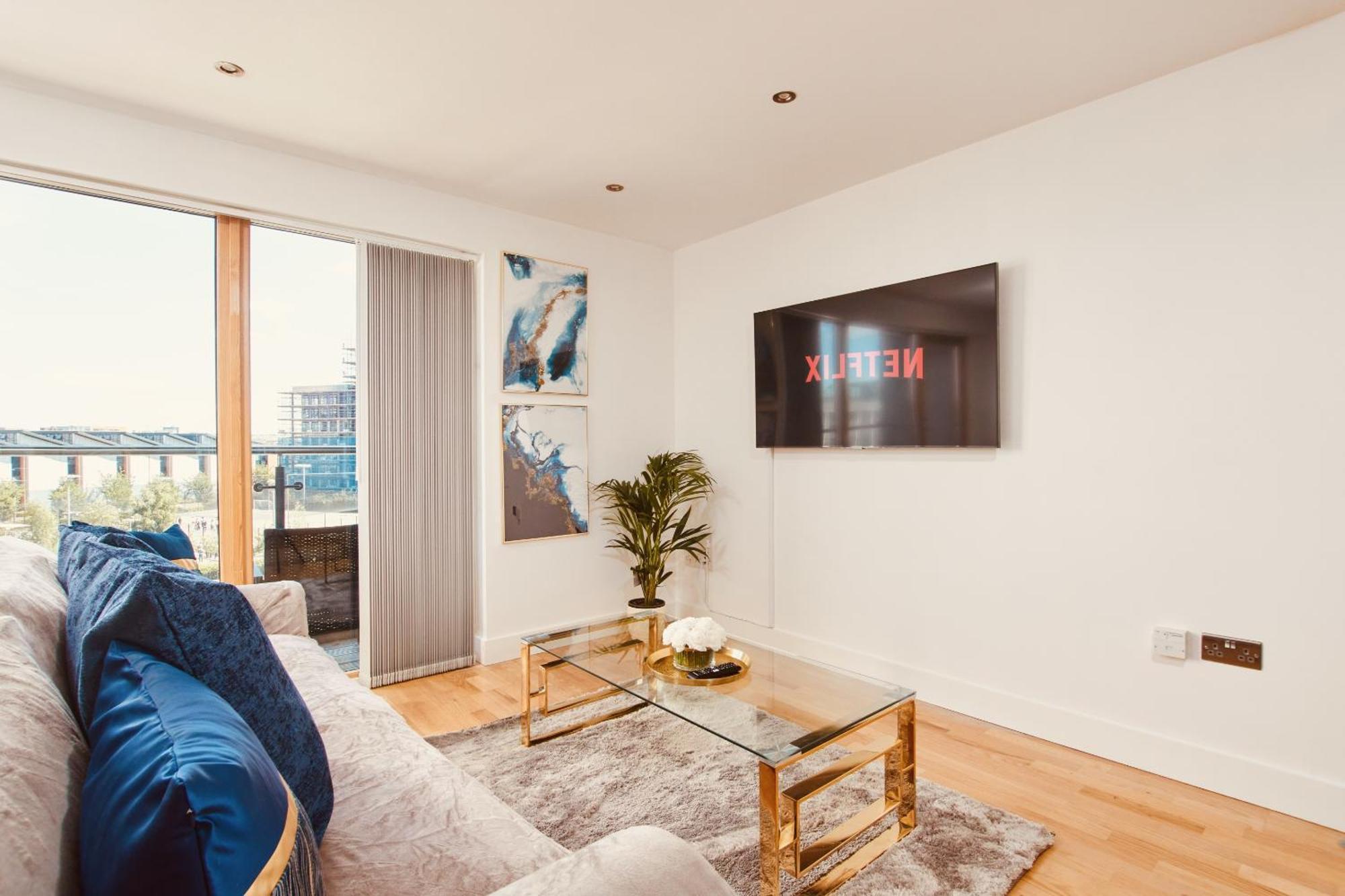 King Deluxe City Apt Large Space& Free Parking! No Balcony Λιντς Εξωτερικό φωτογραφία