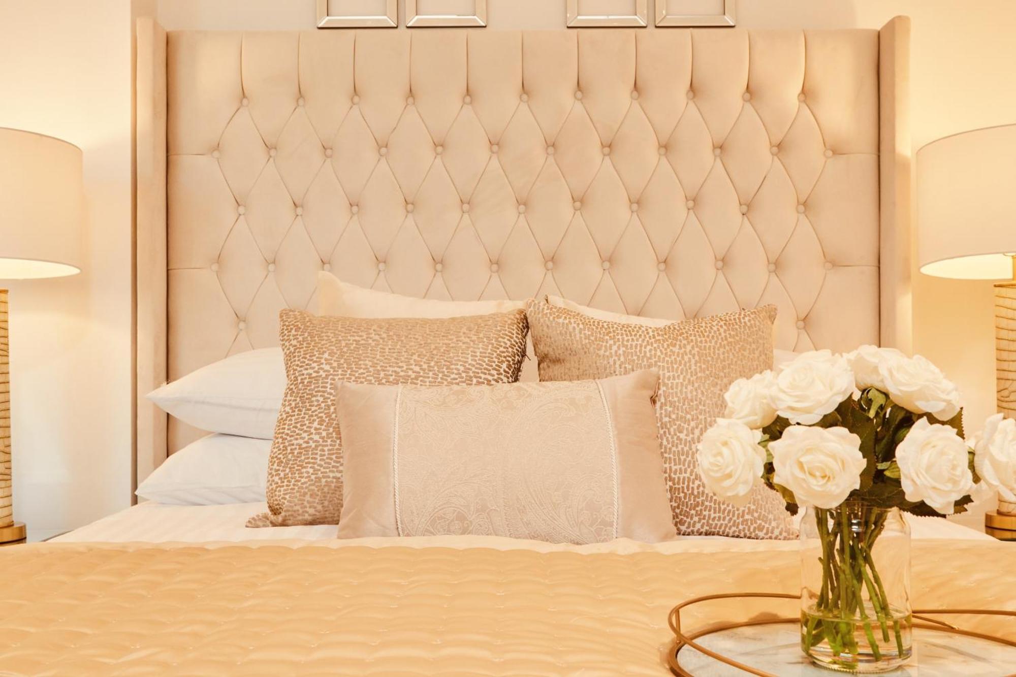King Deluxe City Apt Large Space& Free Parking! No Balcony Λιντς Δωμάτιο φωτογραφία