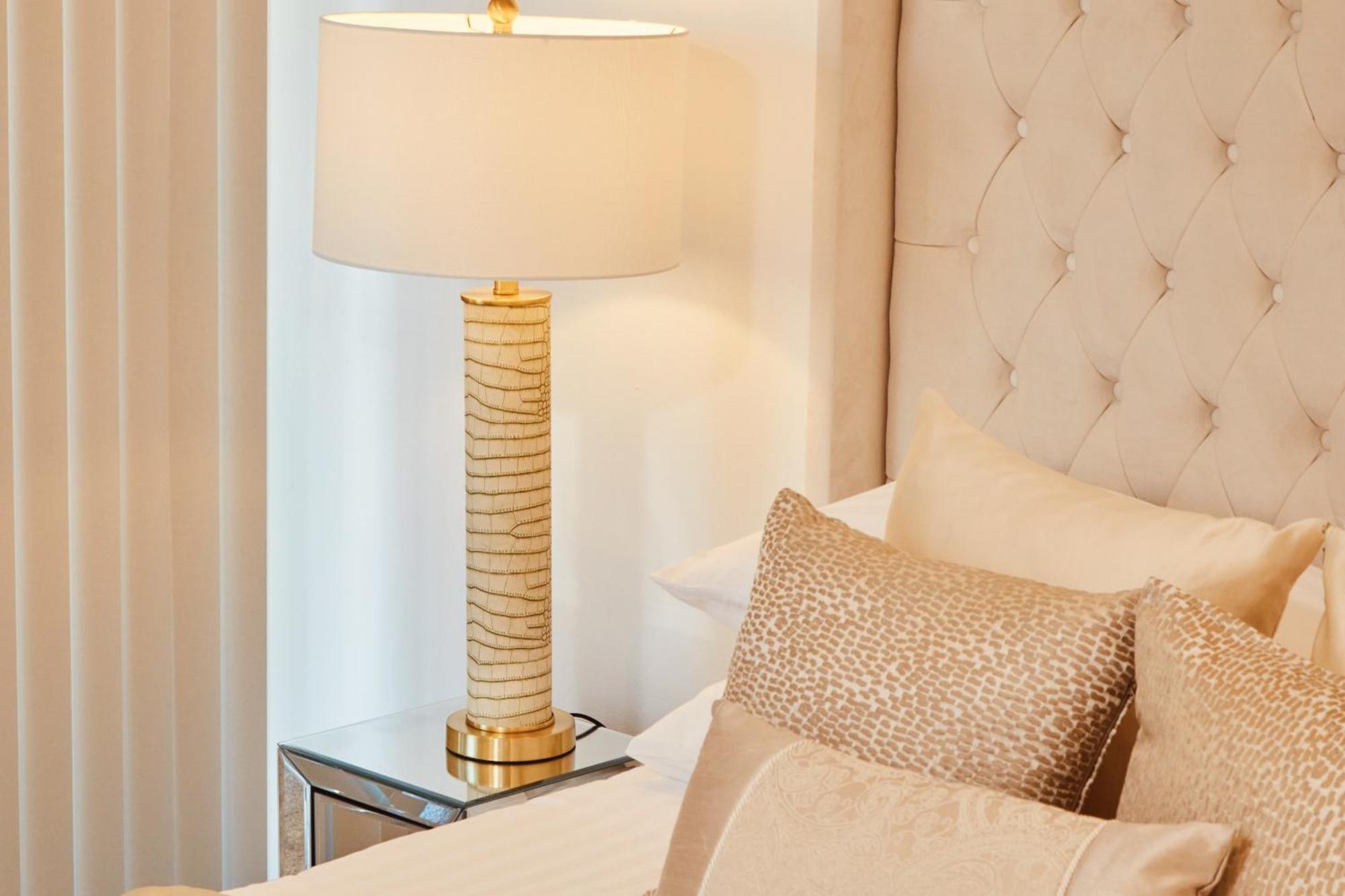 King Deluxe City Apt Large Space& Free Parking! No Balcony Λιντς Δωμάτιο φωτογραφία